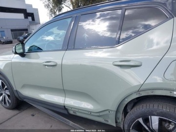 Volvo XC40 2021 Volvo XC 40 Recharge Pure Electric P8 2021 Elektryczny 402KM, zdjęcie 2