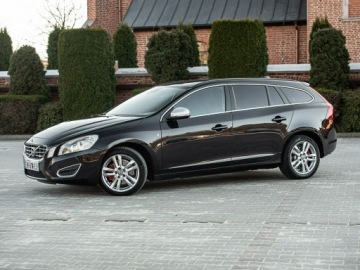 Volvo V60 I Kombi 2.0 D3 163KM 2012 Volvo V60 R-Design 2.0d D4 163KM 5cylinów Manual, zdjęcie 11