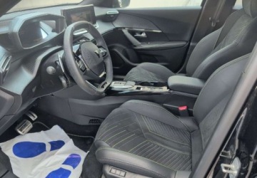 Peugeot 2008 II SUV Facelifting 1.2 Hybrid 145 145KM 2025 Peugeot 2008 PureTech mHEV GT e-DCS6 FV23 Bogaty mHev 145KM Kredyt 0 Leasi, zdjęcie 9