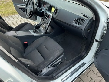 Volvo V60 I Kombi Facelifting 2.0 D2 DRIVE-E 120KM 2016 Volvo V60 2.0d,120KM,LIFT,BOGATA OPCJA,Navi,Alu17, zdjęcie 6