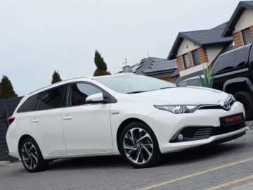 Toyota Auris II Touring Sports Facelifting 1.8 Hybrid 136KM 2017 Toyota Auris Prestige___1.8VVT-i 136KM Hybrid CVT Skora LED Navi Kamera Ke