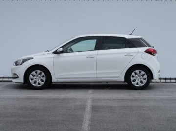 Hyundai i20 II Coupe 1.2 MPI 84KM 2017 Hyundai i20 1.2, Salon Polska, Serwis ASO, Klima, zdjęcie 2