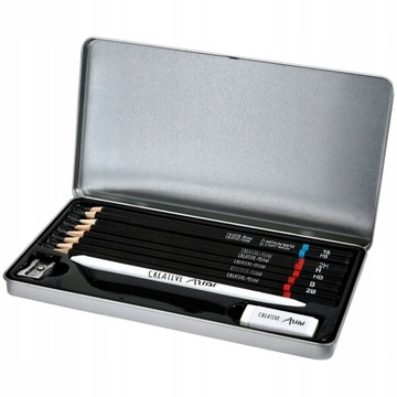 Набор из 9 кистей.