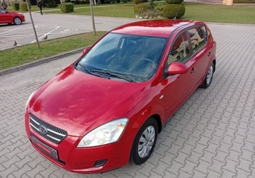 Kia Ceed I Hatchback 1.6 CRDi 90KM 2009 Kia Ceed Kupiony w Polsce - ubezpieczony - klimatyzacja 1.6 Diesel 90KM, zdjęcie 3
