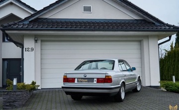 BMW Seria 5 E34 Sedan 525 i 24V 192KM 1991 BMW Seria 5 525i, zdjęcie 3