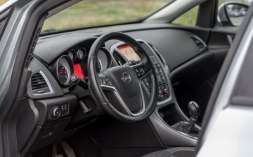 Opel Astra J GTC 1.4 Turbo ECOTEC 120KM 2015 Opel Astra Opel Astra 1.4 Benzyna 120KM, zdjęcie 29