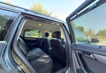 Volkswagen Passat B7 Variant 2.0 TDI CR DPF BlueMotion 140KM 2013 Volkswagen Passat Volkswagen Passat 2.0 TDI Highline DSG 2.0 Diesel 140KM, zdjęcie 29