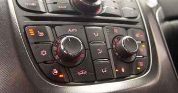 Opel Astra J Sports Tourer 1.6 Turbo ECOTEC 180KM 2011 Opel Astra 1,6TurboBenzyna NAVI Ksenon Alu 17 Niski Udokumentowany Przebieg, zdjęcie 25