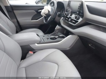 Toyota Highlander III 2022 Toyota Highlander 2022r., XLE, od ubezpieczalni 3.5 Diesel 295KM, zdjęcie 8