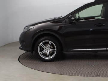 Toyota RAV4 IV MPV D-4D 125 124KM 2014 Toyota RAV 4 2.0 D-4D, Salon Polska, 4X4, Skóra, zdjęcie 14