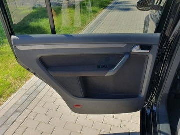 Volkswagen Touran II 2.0 TDI 140KM 2012 Volkswagen Touran 2.0tdi 140KM Cross Bixenon, zdjęcie 20