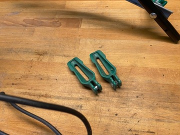 Держатель рукоятки аккумуляторной газонокосилки Gude 320/24