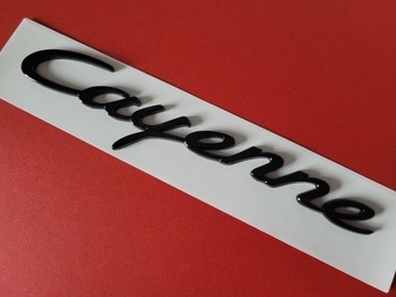 Надпись на эмблеме Porsche Cayenne Black Glossy