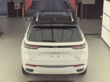 Jeep Grand Cherokee IV 2022 Jeep Grand Cherokee 2022, 5.7L, 4x4, Summit 5.7 Benzyna 357KM, zdjęcie 4