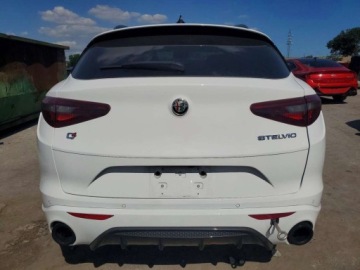Alfa Romeo Stelvio SUV Facelifting 2.0 Turbo 280KM 2023 Alfa Romeo Stelvio 2023 ALFA ROMEO STELVIO TI 2.0 Benzyna 280KM, zdjęcie 2