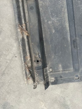 КРЫШКА ШАССИ ПРАВАЯ AUDI A4 B8 8K0825208D
