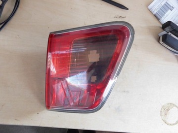 LAMPA PRAWA TYLNA TYŁ KLAPY TOYOTA AVENSIS T27 F1AR0000