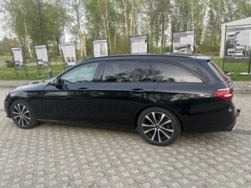 Mercedes Klasa E W213 Kombi Facelifting 2.0 E220d 194KM 2020 Mercedes-Benz Klasa E 2.0 Diesel T 9G-TRONIC 194KM 2020r pełne wyposażenie, zdjęcie 5