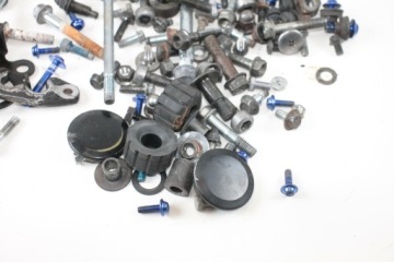 HONDA XRV 750 AFRICA КОМПЛЕКТ БОЛТОВ С ДВУМЯ ВИНТАМИ