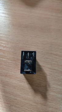 РЕЛЕ JEEP GRAND CHEROKEE WJ 04671167 OMRON