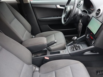 Audi A3 8P Hatchback 3d 2.0 TDI CR 140KM 2011 Audi A3 2.0 TDI, 4X4, Xenon, Bi-Xenon, Klima, zdjęcie 8