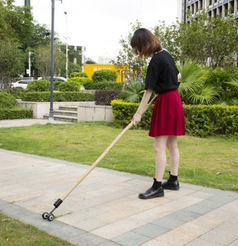 Инструмент для удаления сорняков (КОСА), травы и мха из стыков брусчатки.