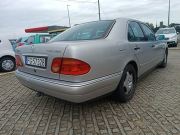 Mercedes Klasa E W210 1998 Mercedes E 250 2,5 diesel 150KM zarejestrowany, zdjęcie 2