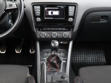 Skoda Octavia III RS Kombi 2.0 TSI 220KM 2013 Skoda Octavia RS 2.0 TSI, Skóra, Navi, Xenon, zdjęcie 15