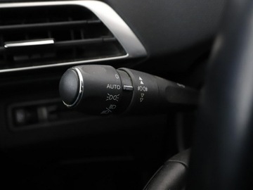Peugeot 3008 II Crossover 1.2 PureTech 130KM 2018 Peugeot 3008 navi virtual cocpik półskóra, zdjęcie 32