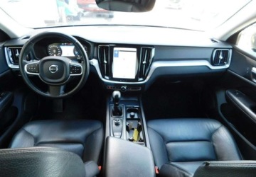 Volvo V60 II  Kombi 2.0 D3 150KM 2019 Volvo V60 z Gwarancja Kamera Model 2020r 2.0 Diesel 150KM, zdjęcie 6