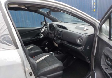 Toyota Yaris III Hatchback 5d Facelifting 2017 1.5 Hybrid 100KM 2019 Toyota Yaris GR-Sport Okazja 1.5 Hybryda 100KM, zdjęcie 19