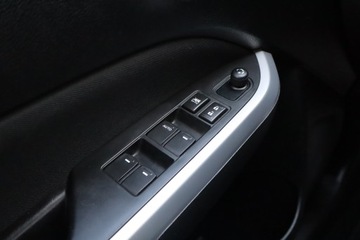 Suzuki Vitara III SUV 1.6 VVT 120KM 2017 Suzuki Vitara 1.6 VVT, Serwis ASO, Automat, Navi, zdjęcie 20