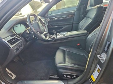 BMW Seria 7 G11-G12 2016 BMW Seria 7 750xi 2016 4.4l 4.4 Benzyna 445KM, zdjęcie 7