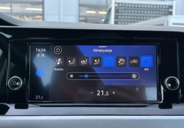 Volkswagen Golf VIII Variant 1.5 TSI 130KM 2021 Volkswagen Golf Variant Variant Life, ACC, Ladowarka indukcyjna, Ambiente,, zdjęcie 29