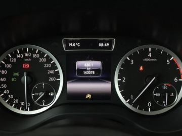 Infiniti Q30 1.5D 109KM 2016 Infiniti Q30 1.5d Premium Klimatronik Tempomat, zdjęcie 21