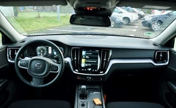 Volvo V60 II  2021 Volvo V60 Volvo V60 B3 B Geartronic Momentum Pro 2.0 Benzyna 163KM, zdjęcie 21