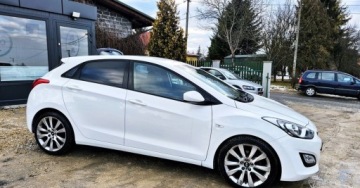 Hyundai i30 II Wagon 1.6 GDI 135KM 2014 Hyundai i30 BENZYNA 5 DRZWI KLIMA niski przebieg super okazja 1.6, zdjęcie 9