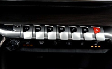 Peugeot 3008 II Plug-In Hybrid Facelifting 1.6 HYBRID4 300KM 2022 Peugeot 3008 SKORA Alusy LED Navi. BLIS linne assist Grzane fotele 1.6, zdjęcie 29