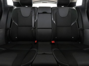 Volvo V40 II Hatchback Facelifting 2.0 D3 150KM 2018 Volvo V40 Automat navi klima auto czujniki, zdjęcie 17