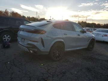 BMW X6 G06 2024 BMW X6 2024, 3.0L, 4x4, od ubezpieczalni 3.0 Benzyna 375KM, zdjęcie 2