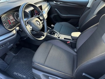 Skoda Octavia IV Liftback 1.5 TSI EVO 150KM 2021 Skoda Octavia 1.5TSI 150KM Ambition l Reflektory L, zdjęcie 9