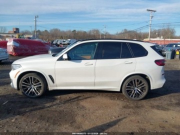 BMW X5 G05 2022 BMW X5 xDrive40i 2022 3.0 Benzyna 335KM, zdjęcie 2