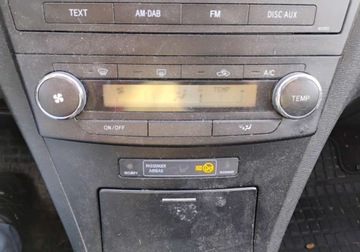 Toyota Avensis III Wagon 2.0 D-4D 126KM 2011 Toyota Avensis I rej 2012r, 2.0 Diesel. Lekko przetarty prawy bok. Jezdzi., zdjęcie 13