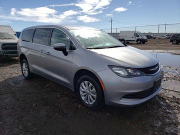 Chrysler Pacifica II 2017 Chrysler Pacifica Touring 2017 3.6l 3.6 Benzyna 297KM, zdjęcie 4