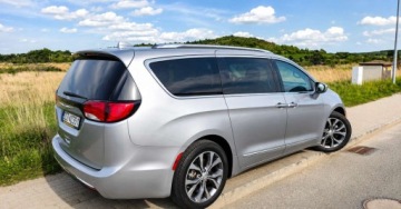 Chrysler Pacifica II 3.6 V6 291KM 2020 Chrysler Pacifica 3.6 V6 291KM Skora LED El. DrzwiKlapa 3.6 Benzyna 291KM, zdjęcie 3