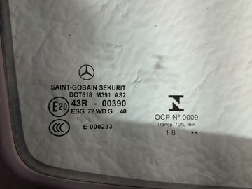 MERCEDES SPRINTER 907 SKLO (OKNO) BOČNÍ DVEŘE TROJŮHELNÍK PRAVÝ PŘEDNÍ 18R