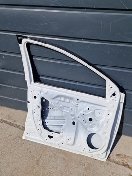 TOYOTA YARIS IV ДВЕРЬ ПЕРЕДНЯЯ ЛЕВАЯ