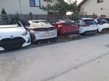Петли задние подкрылки Toyota Auris II, комплект HB хэтчбек
