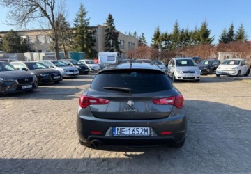 Alfa Romeo Giulietta Nuova II Hatchback 5d 1.4 TB 16v 120KM 2010 Alfa Romeo Giulietta Alfa Romeo Giulietta 1.4 Benzyna 120KM, zdjęcie 3