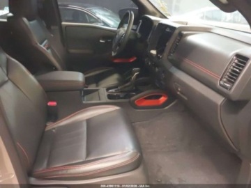 Nissan 2023 Nissan Frontier 2023 3.8 Benzyna 310KM, zdjęcie 9